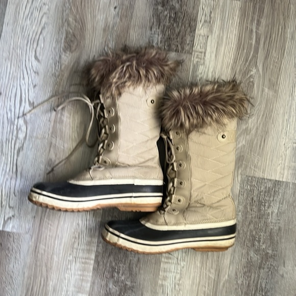 Women’s Warm Snow Boots SZ 11 - Picture 2 of 3